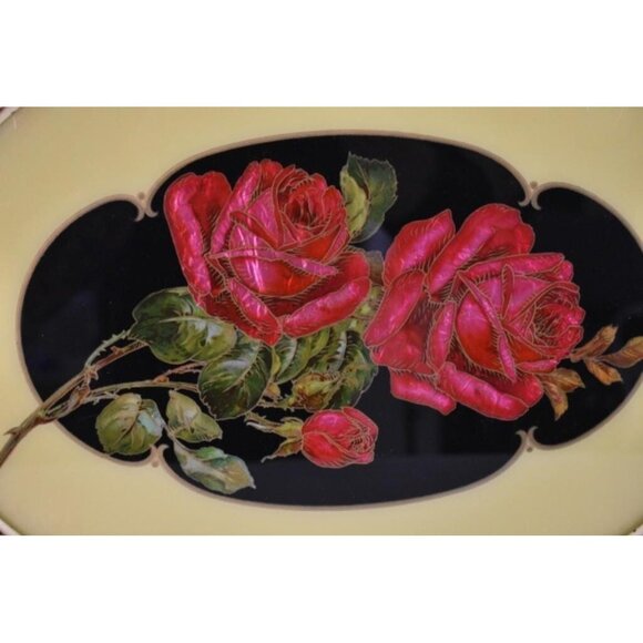MCM Tray with Vinyl Braided Edges featuring Cabbage Roses and protected bottom - Picture 2 of 4